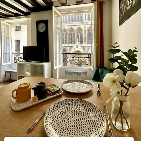 Appartement Vue Cathedrale- Centre Ville Meaux-Gare-Disney エクステリア 写真