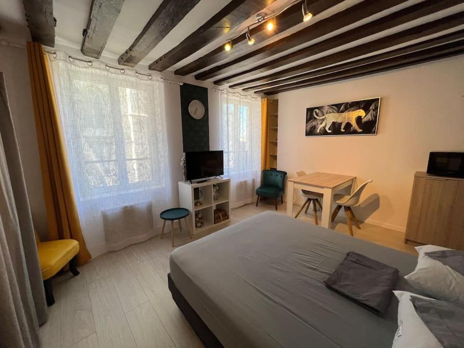 Appartement Vue Cathedrale- Centre Ville Meaux-Gare-Disney エクステリア 写真