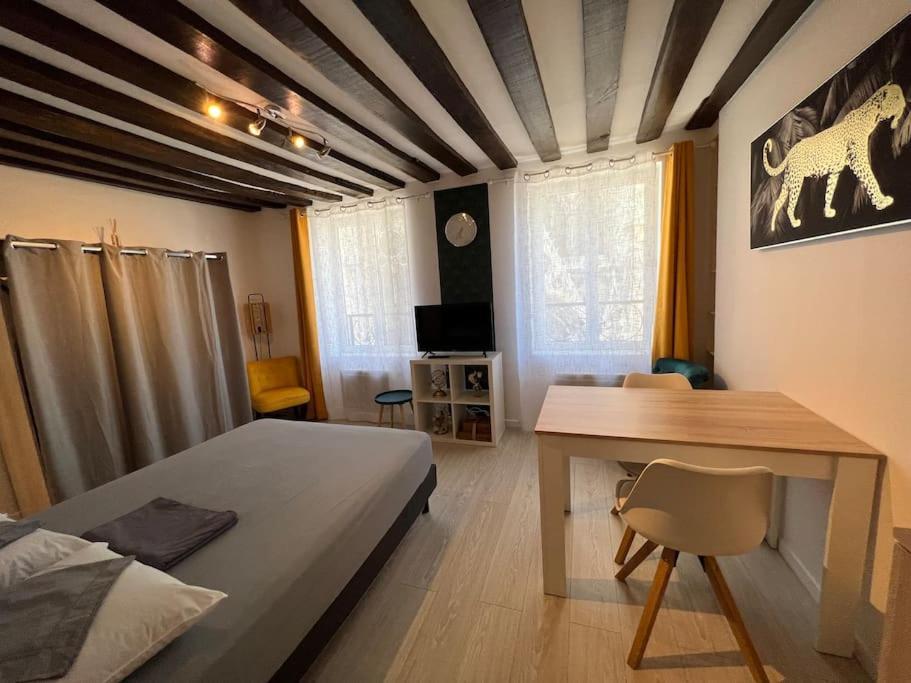 Appartement Vue Cathedrale- Centre Ville Meaux-Gare-Disney エクステリア 写真